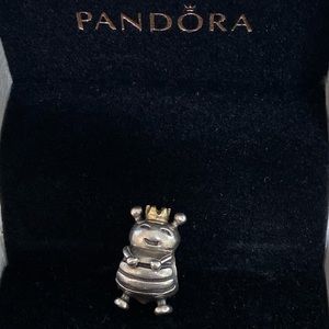 Pandora Queenbee charm